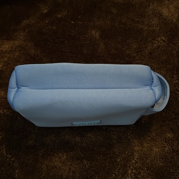 NWOT - 💜💧DoTERRA Blue Oil Holder💙🩵💙 bundled with 4 DoTERRA Magnets 🧲 - Picture 6 of 7